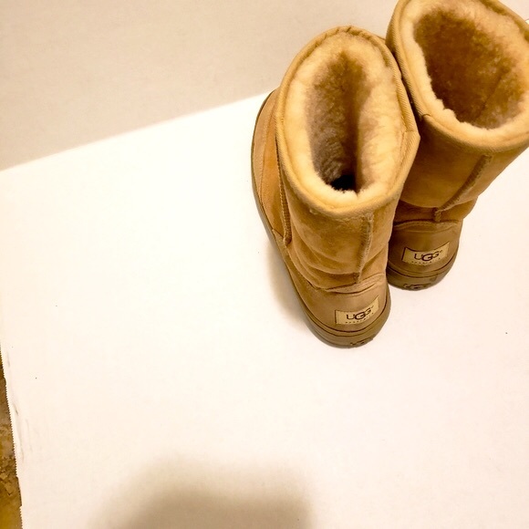 UGGs - Picture 6 of 14